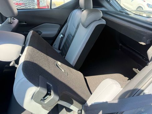 Used 2022 Nissan Kicks SR w/ Premium Package FWD image 47