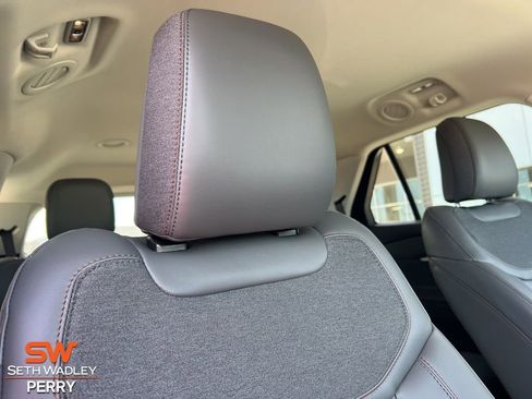 New 2026 Ford Explorer Active w/ Active Comfort Package image 17