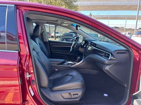 Used 2018 Toyota Camry XLE image 51