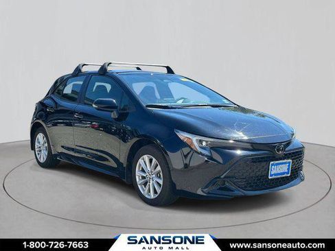 Certified 2025 Toyota Corolla SE FWD image 1