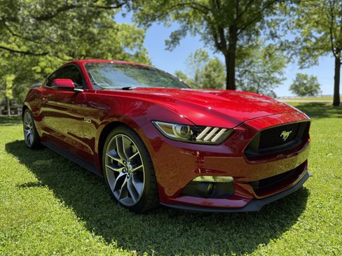Used 2016 Ford Mustang GT Premium w/ Equipment Group 401A RWD image 19