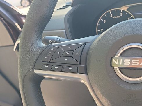 Used 2025 Nissan Altima 2.5 SV FWD image 21