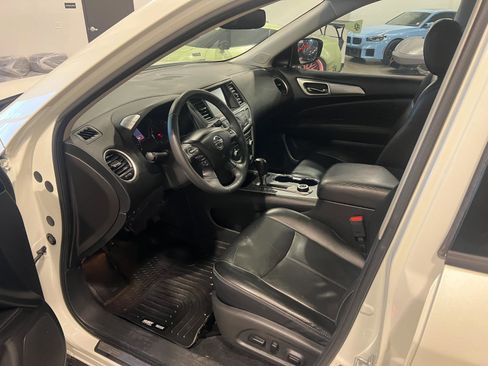 Used 2017 Nissan Pathfinder SL w/ SL Premium Package image 10