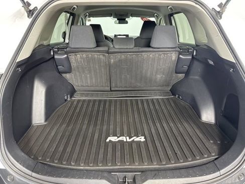 Used 2020 Toyota RAV4 LE w/ All Weather Liner Package AWD/4WD image 29