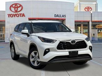 Used 2023 Toyota Highlander LE video 1