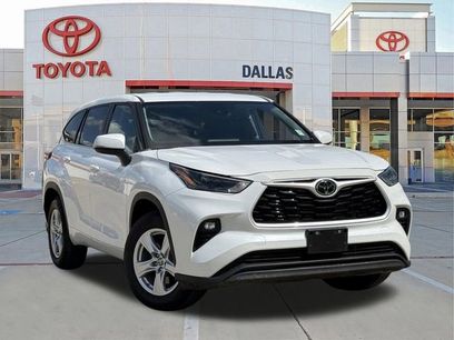 Used 2023 Toyota Highlander LE