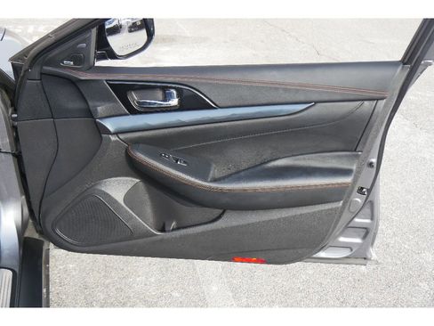 Used 2022 Nissan Maxima SR w/ Sport Mat Group image 16