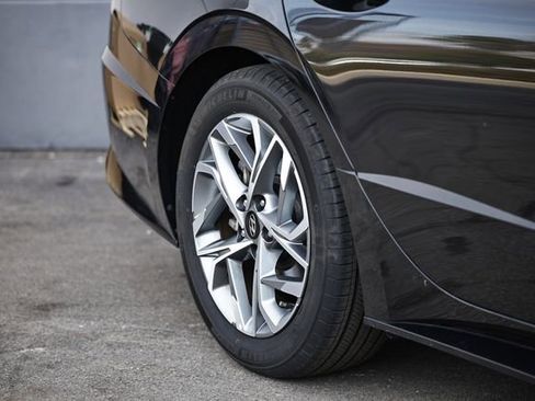 Used 2023 Hyundai Sonata SEL w/ Cargo Package image 5