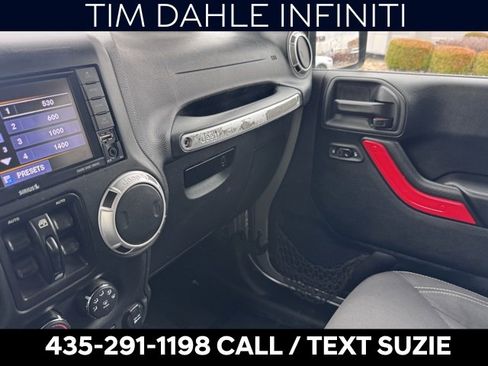 Used 2018 Jeep Wrangler Unlimited Sahara image 12