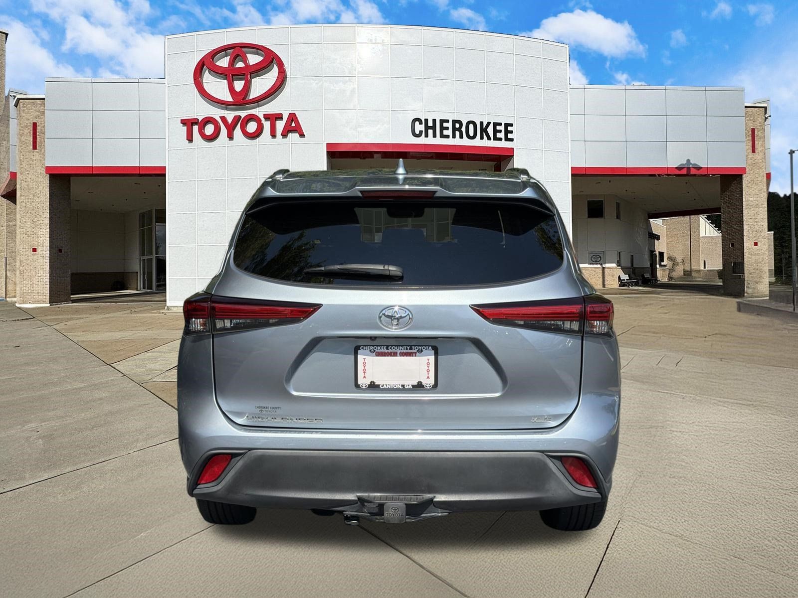 Used 2020 Toyota Highlander XLE FWD image 6