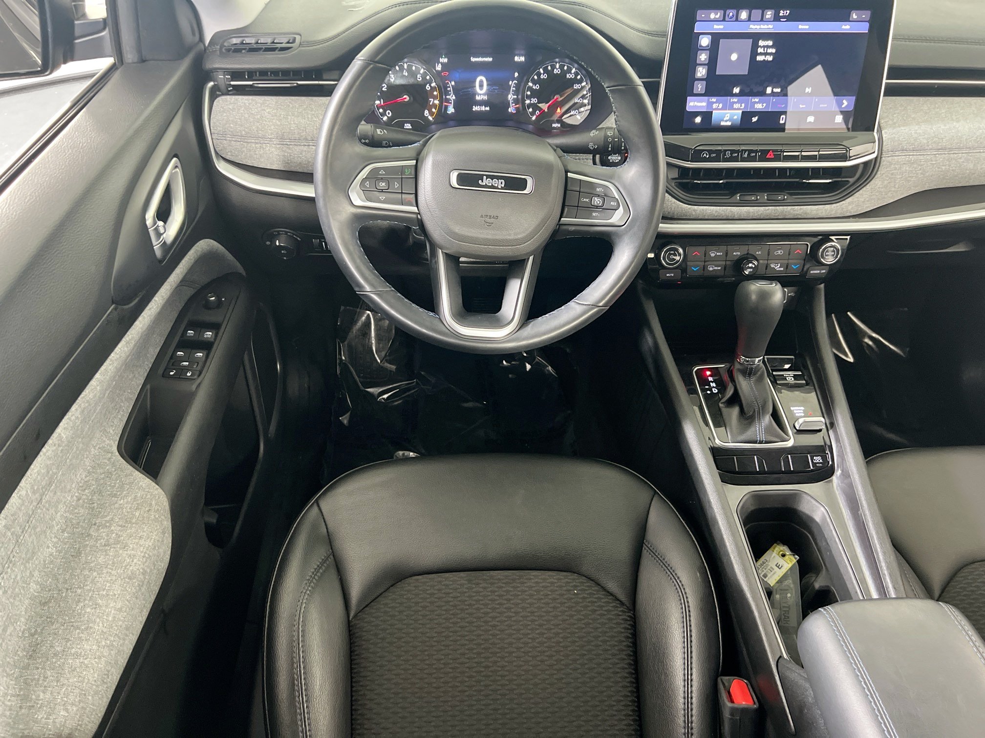 Used 2022 Jeep Compass Latitude w/ Convenience Group AWD/4WD image 21