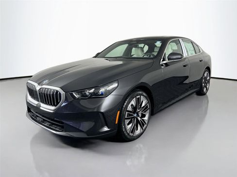 New 2026 BMW 530i xDrive w/ Premium Package AWD/4WD image 2