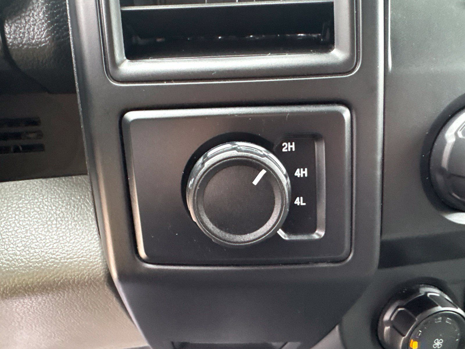 Used 2019 Ford F150 XL w/ Equipment Group 101A Mid AWD/4WD image 27