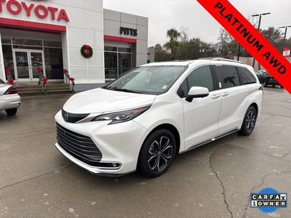Used 2025 Toyota Sienna Platinum