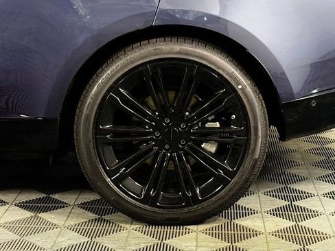 New 2026 Land Rover Range Rover SE image 17