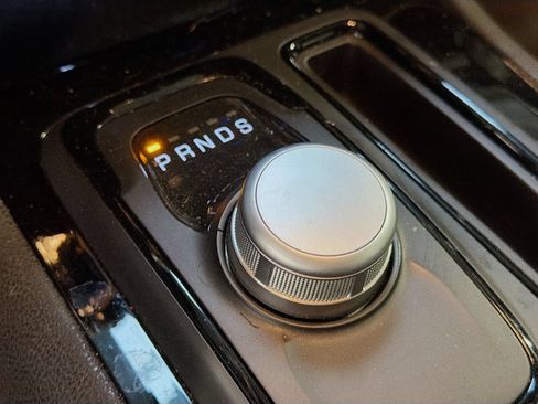Used 2022 Chrysler 300 S RWD image 17