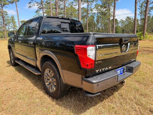 Used 2018 Nissan Titan PRO-4X AWD/4WD image 3