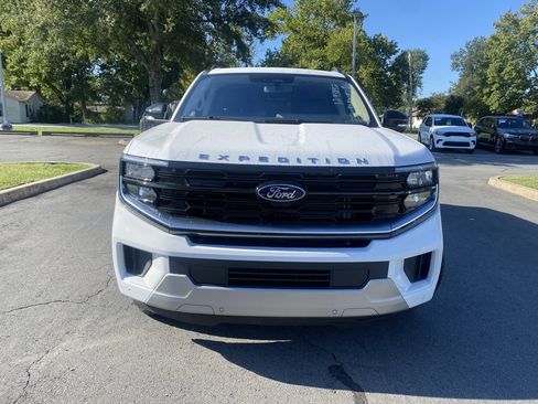 New 2025 Ford Expedition Max Platinum w/ Driver's Package image 2