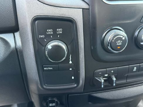 Used 2014 RAM 2500 Tradesman w/ Chrome Appearance Group AWD/4WD image 28