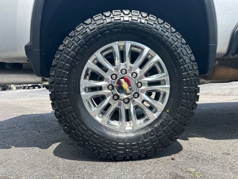 Used 2022 Chevrolet Silverado 2500 High Country w/ Safety Package II AWD/4WD image 18