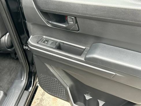 Certified 2025 Toyota Tacoma SR5 AWD/4WD image 43