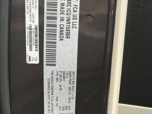 Used 2022 Chrysler Voyager LX image 32