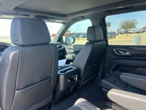 Used 2024 Chevrolet Suburban Z71 w/ Luxury Package image 13