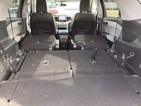 Used 2023 Ford Explorer XLT w/ Equipment Group 202A AWD/4WD image 14