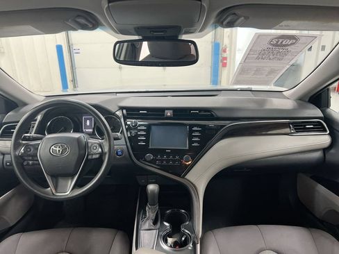 Used 2020 Toyota Camry LE w/ Convenience Package FWD image 10
