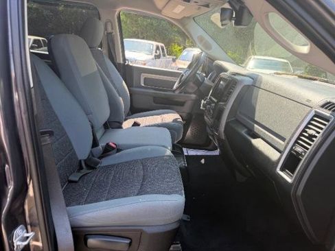 Used 2019 RAM 1500 Classic SLT w/ Luxury Group AWD/4WD image 10