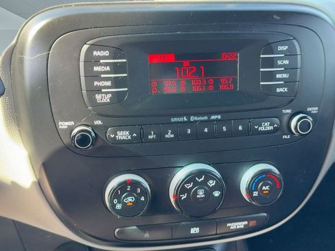 Used 2014 Kia Soul image 19