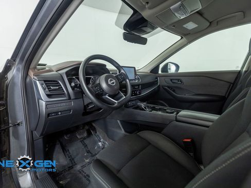 Used 2023 Nissan Rogue S AWD/4WD image 10