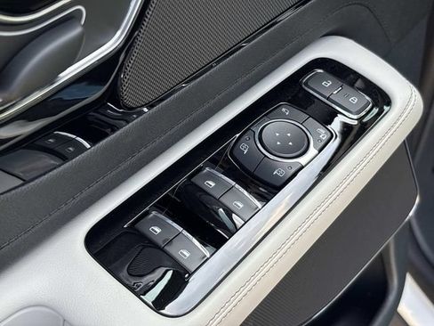 New 2026 Lincoln Aviator AWD w/ Jet Appearance Package image 22