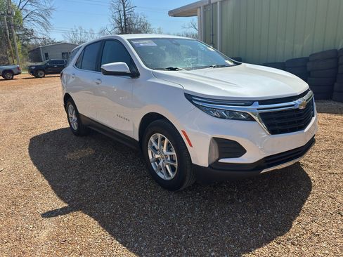 Used 2024 Chevrolet Equinox LT w/ LPO, Floor Liner Package image 3