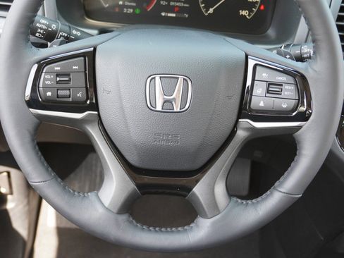 Used 2025 Honda Odyssey Elite image 28
