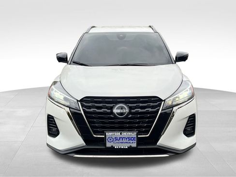 Used 2024 Nissan Kicks SR w/ SR Premium Package image 7