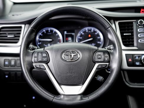 Used 2018 Toyota Highlander SE AWD/4WD image 21