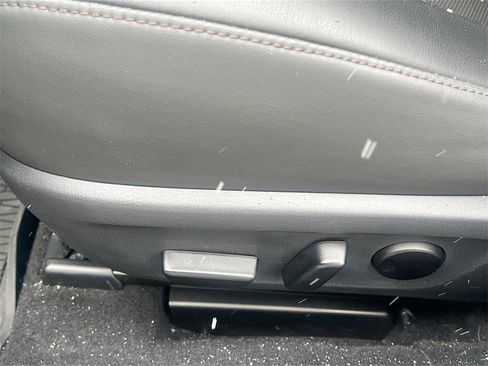 Used 2025 MAZDA MAZDA3 2.5 Turbo Sedan w/Premium Plus image 22