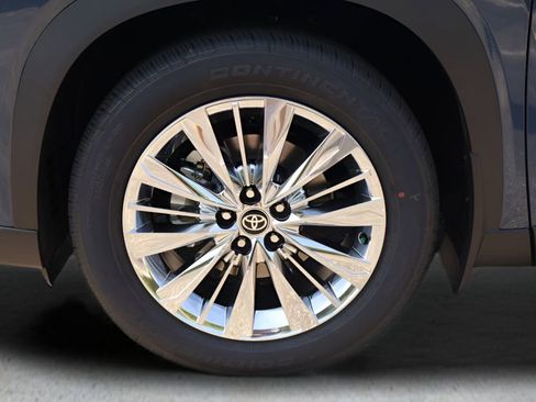 New 2026 Toyota Grand Highlander AWD image 10