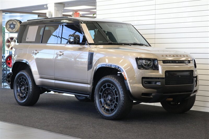 Used 2025 Land Rover Defender 110 AWD/4WD image 2