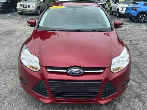 Used 2014 Ford Focus SE w/ SE Winter Package FWD image 3