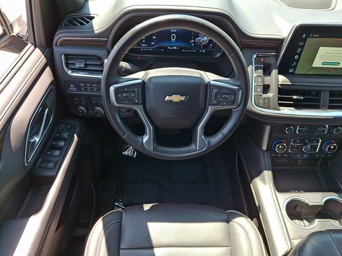 Certified 2024 Chevrolet Suburban Premier AWD/4WD image 13