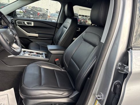 Certified 2023 Ford Explorer XLT w/ Equipment Group 202A AWD/4WD image 19