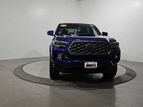 Used 2023 Toyota Tacoma TRD Sport w/ Technology Package AWD/4WD image 9