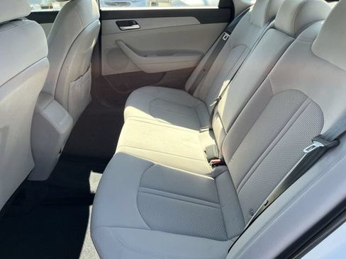 Used 2019 Hyundai Sonata SE FWD image 24