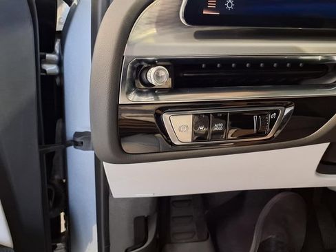 Used 2025 Cadillac Lyriq Luxury RWD image 15