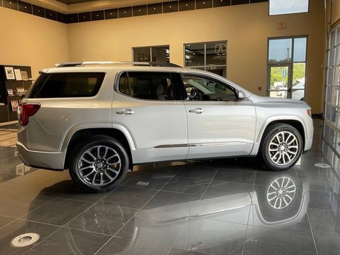Used 2020 GMC Acadia Denali w/ Denali Ultimate Package AWD/4WD image 7