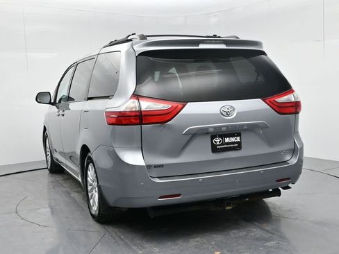 Used 2015 Toyota Sienna XLE image 6