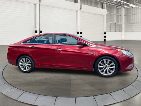 Used 2011 Hyundai Sonata SE FWD image 2