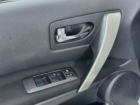 Used 2012 Nissan Rogue S w/ Special Edition Pkg FWD image 15